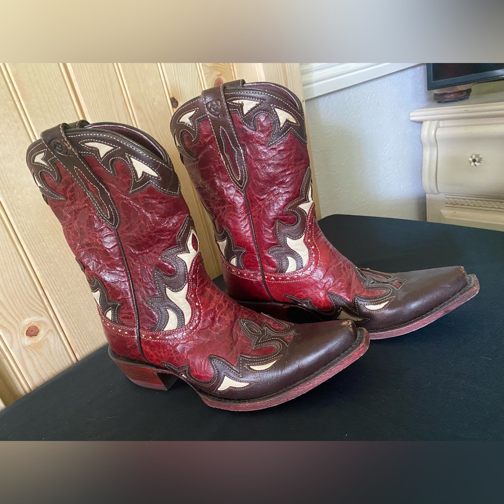 Ariat Reina Wing Tip Cowboy Boot woman size 8B